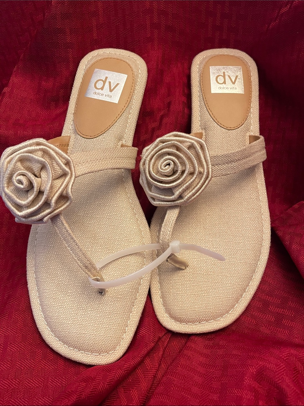 Dolce Vita - Jasmin Champagne Floral Thong Sandals